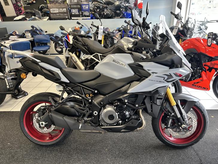 Suzuki GSX-S1000GX+
