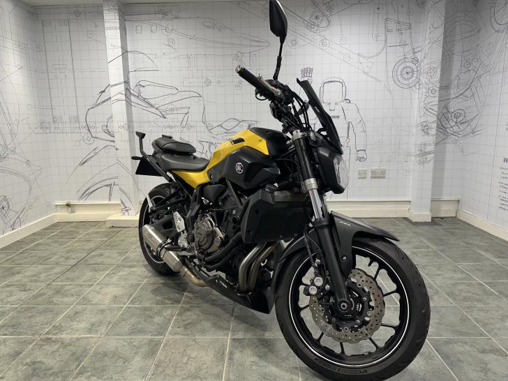 YAMAHA MT-07