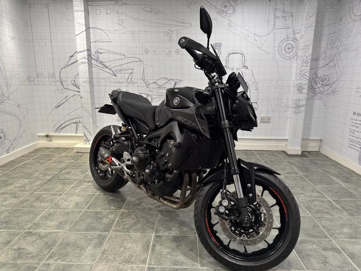 YAMAHA MT-09