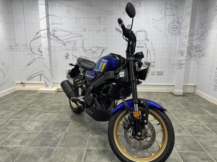 YAMAHA XSR125