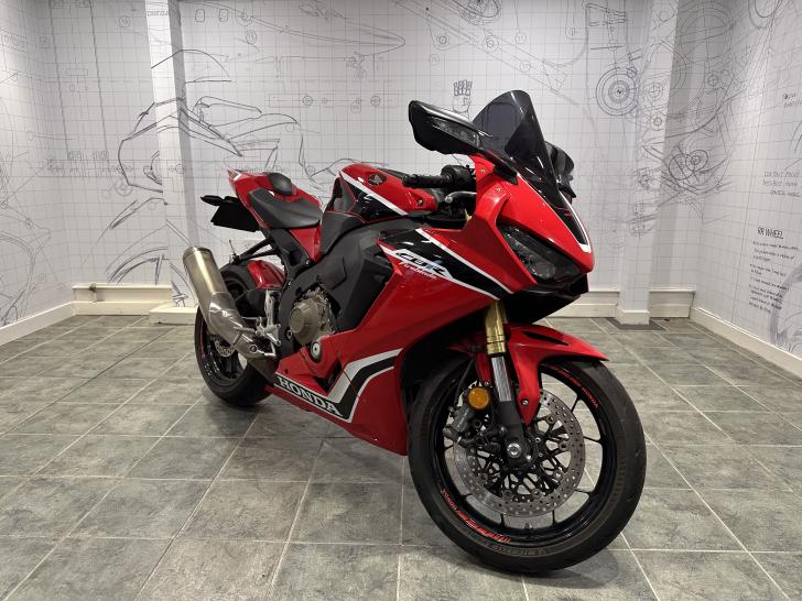 Honda CBR1000RR FIREBLADE