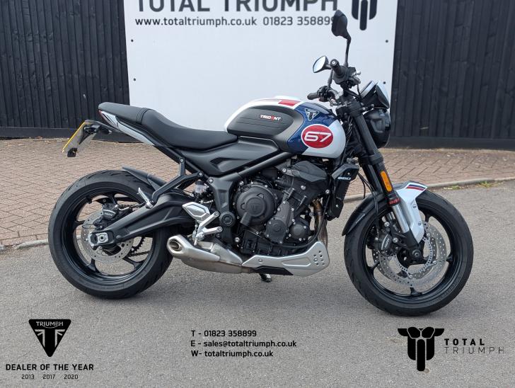 TRIUMPH TRIDENT 660 TRIPLE TRIBUTE EDITION