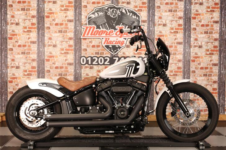 Here's a photo of the HARLEY-DAVIDSON SOFTAIL FXBBS STREET BOB 114, currently available for sale