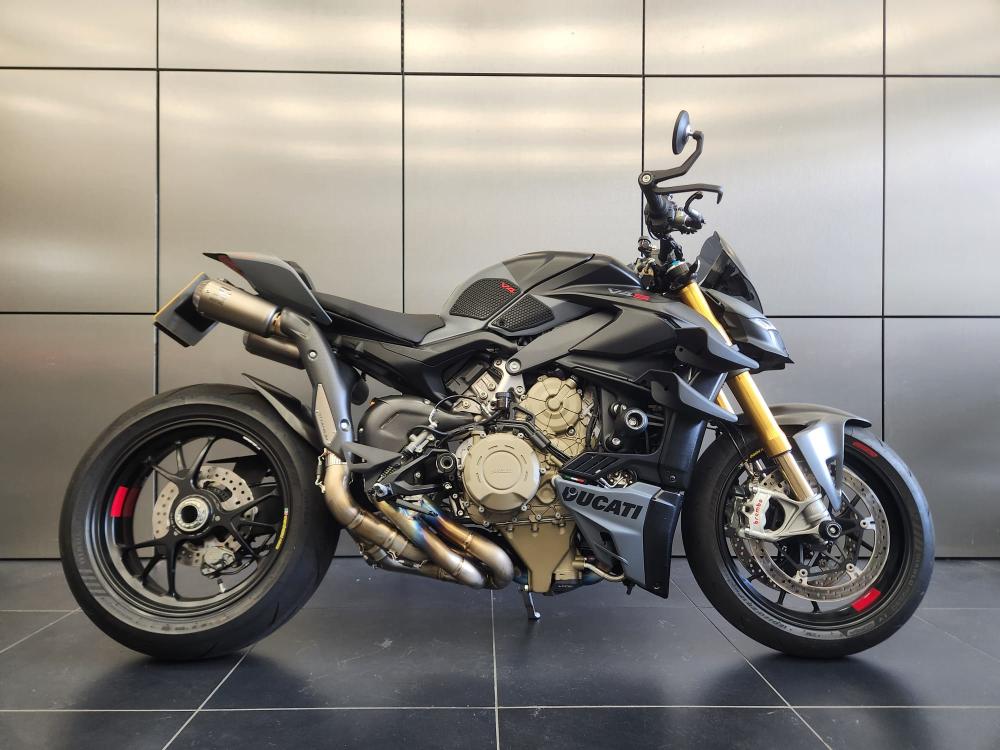 Main photo of this Used Ducati STREETFIGHTER V4 S that's available to buy at Blade Ducati Oxford, located in Abingdon
