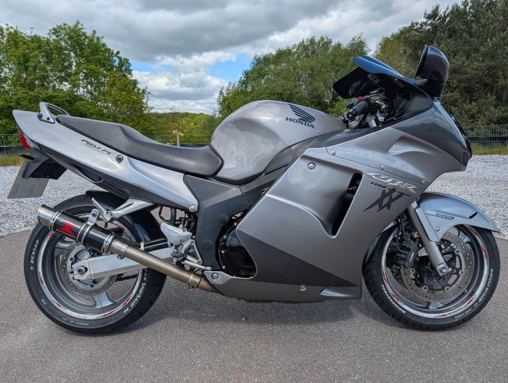 Used Honda CBR1100XX SUPER BLACKBIRD