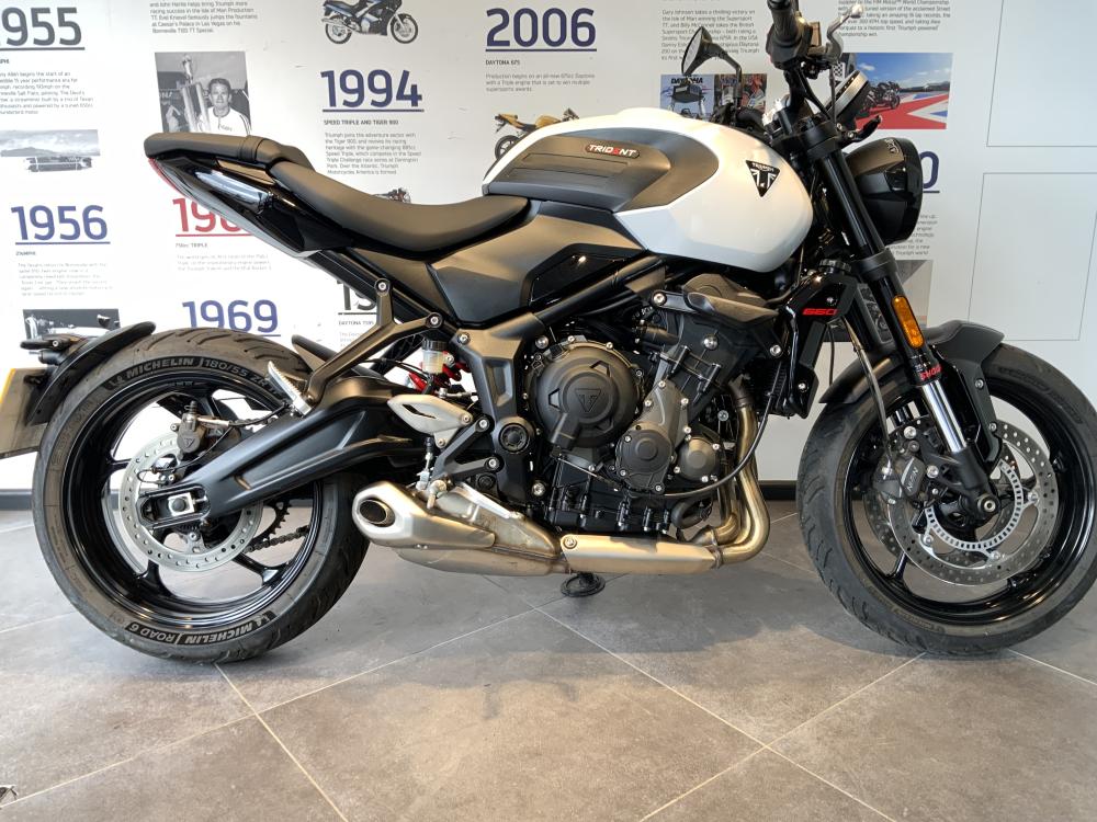 Main photo of this Ex Demo Triumph TRIDENT 660 that's available to buy at Blade Triumph Cheltenham, located in Cheltenham