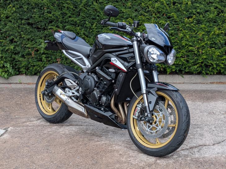 Here's a photo of the TRIUMPH STREET TRIPLE 765 RS, currently available for sale