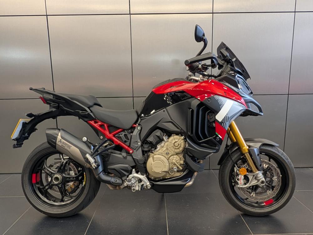 Main photo of this Used Ducati MULTISTRADA V4 PIKES PEAK that's available to buy at Blade Ducati Oxford, located in Abingdon