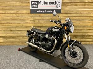 Watch video of Triumph BONNEVILLE BONNEVILLE T100 STEALTH EDITION in Swindon