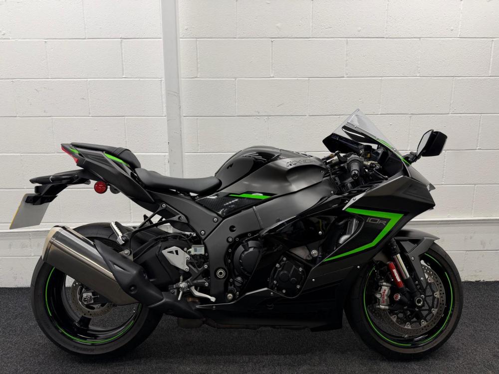Main photo of this Used Kawasaki NINJA ZX-10R that's available to buy at KH Motorcycles - Market Harborough, located in Market Harborough