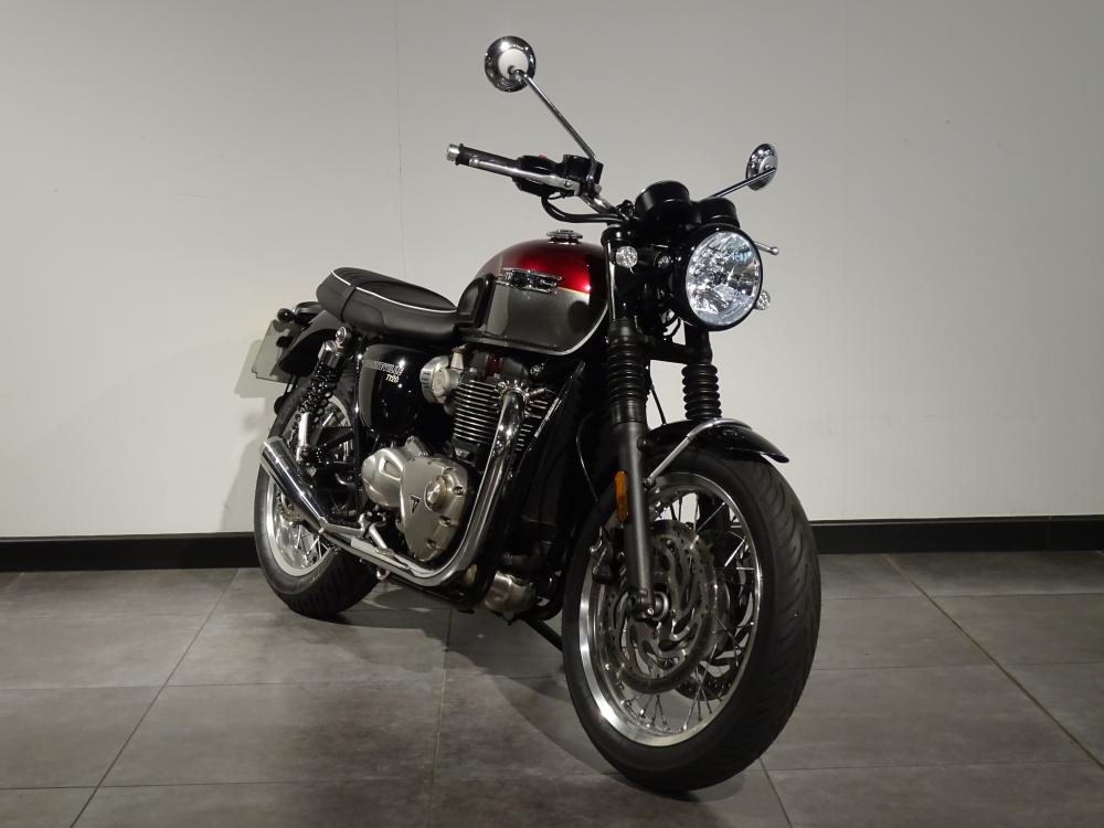 Main photo of this Used Triumph BONNEVILLE that's available to buy at Triumph London, located in London