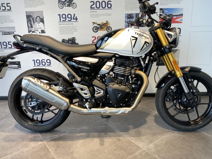 Ex Demo Triumph SPEED 400