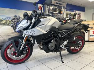 New Suzuki GSX-8S GSX-8S | Image 4