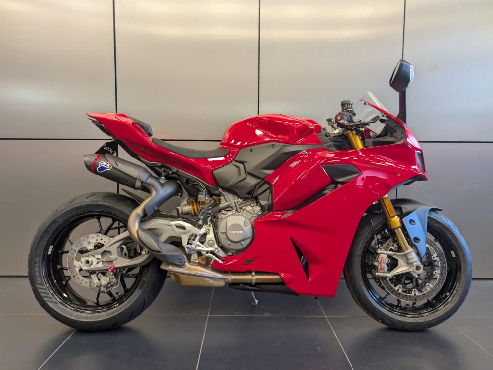 Main photo of this Used Ducati PANIGALE V2 S that's available to buy at Blade Ducati Oxford, located in Abingdon