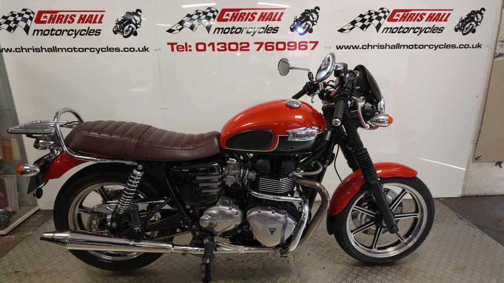 Main photo of this Used Triumph BONNEVILLE that's available to buy at Chris Hall Motorcycles, located in Doncaster