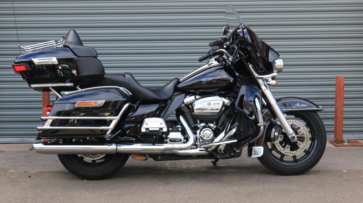 Here's a photo of the HARLEY-DAVIDSON TOURING FLHTK ULTRA LIMITED, currently available for sale