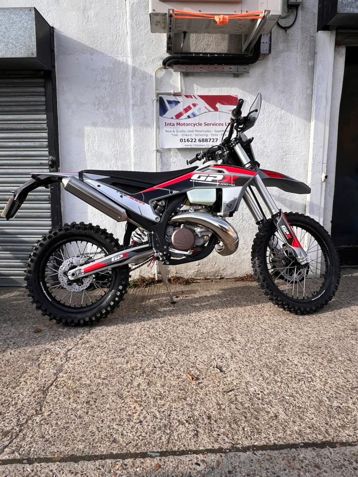 New Gpx Moto GPX TSE 300R