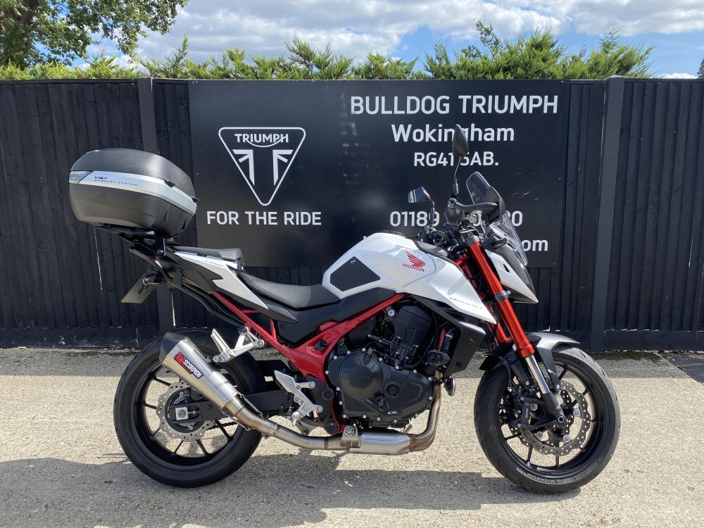 Main photo of this Used Honda CB750 HORNET that's available to buy at Bulldog Triumph, located in Wokingham