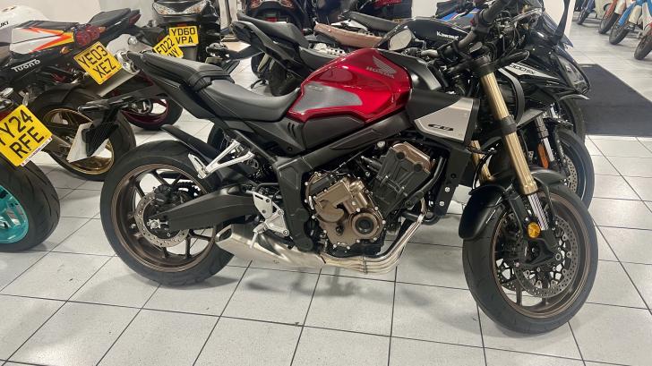 Here's a photo of the HONDA CB650R E-CLUTCH, currently available for sale