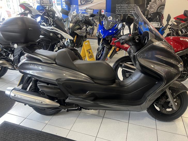 Here's a photo of the YAMAHA MAJESTY 400, currently available for sale