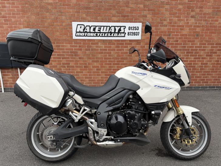Here's a photo of the TRIUMPH TIGER 1050, currently available for sale