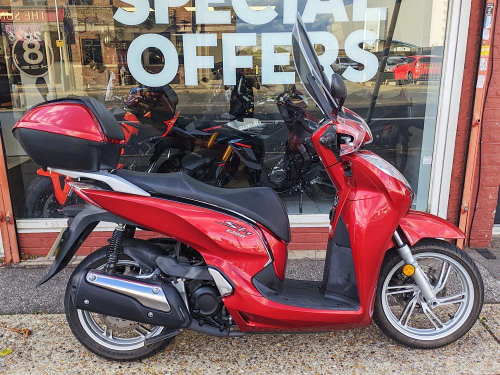 Main photo of this Used Honda SH300I that's available to buy at John's of Romford Suzuki, located in Romford