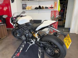 Used Triumph SPEED TRIPLE 1200 RR SPEED TRIPLE 1200 RR | Image 2