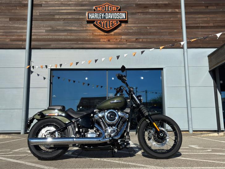 Here's a photo of the HARLEY-DAVIDSON SOFTAIL FXBB STREET BOB, currently available for sale