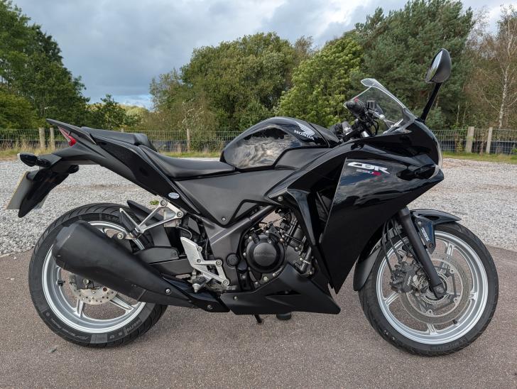Here's a photo of the HONDA CBR250R, currently available for sale