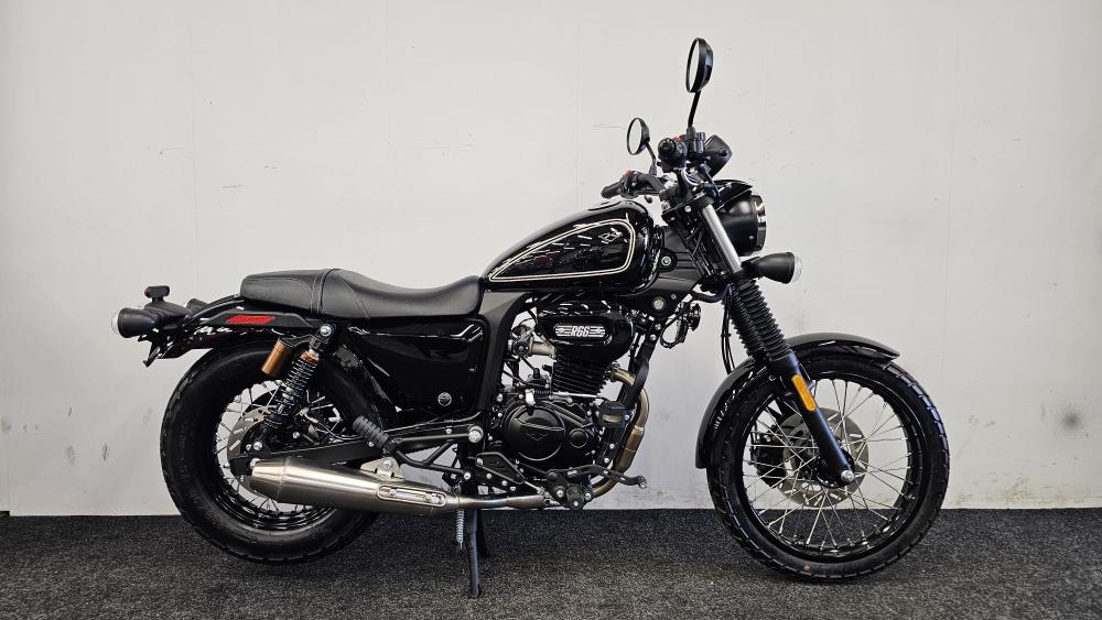 Main photo of this Used Lexmoto R66 E55 that's available to buy at KH Motorcycles - Sandiacre, located in Nottingham