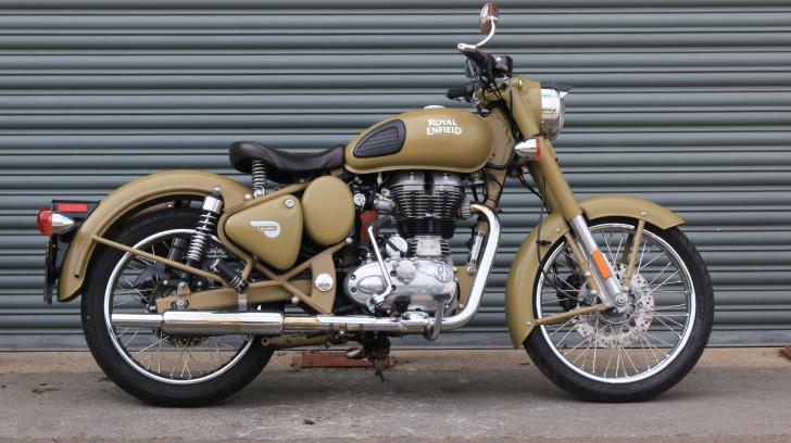 Here's a photo of the ROYAL ENFIELD CLASSIC 500 BATTLE GREEN, currently available for sale