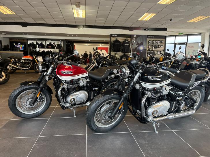 Here's a photo of the TRIUMPH SPEEDMASTER 1200, currently available for sale