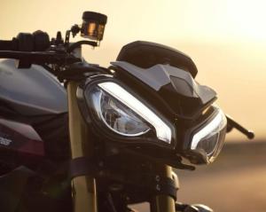 Watch video of Triumph STREET TRIPLE 765 RX STREET TRIPLE 765 RX in Croydon