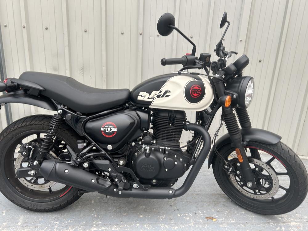 Main photo of this Used Royal Enfield HUNTER 350 that's available to buy at Hatfields of Crowthorne, located in Crowthorne