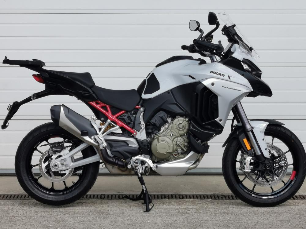 Main photo of this Used Ducati MULTISTRADA V4 S that's available to buy at Pro Twins Ltd, located in Godstone