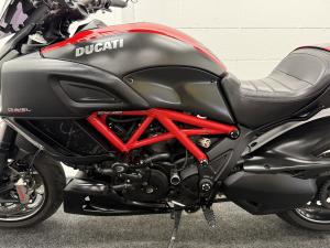 Used Ducati DIAVEL DIAVEL CARBON | Image 3