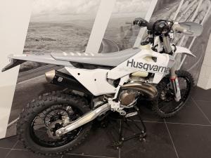 New Husqvarna TE 300 PRO TE 300 PRO | Image 2
