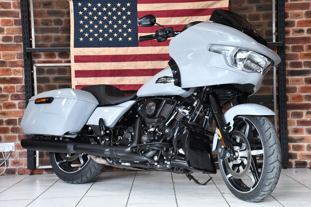 Main photo of this Used Harley-Davidson ROAD GLIDE that's available to buy at H-D Leeds, located in Leeds