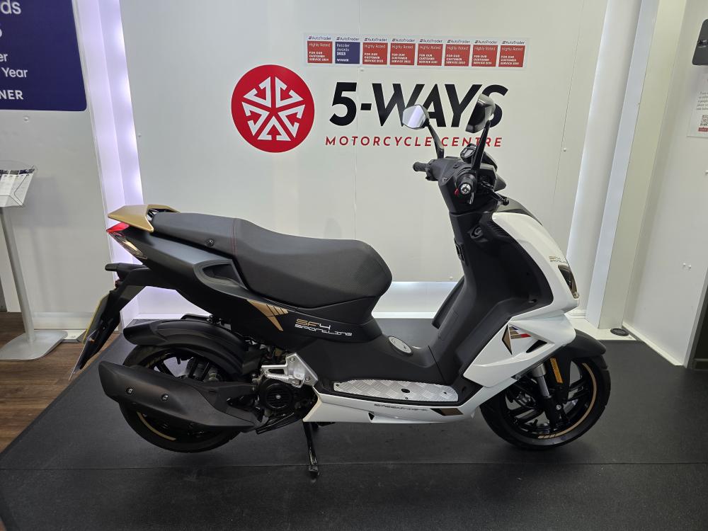 Main photo of this Used Peugeot SPEEDFIGHT 4 50 that's available to buy at 5-Ways Motorcycles, located in Hull