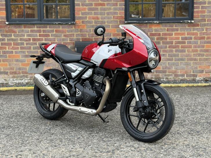 Here's a photo of the TRIUMPH THRUXTON 400, currently available for sale