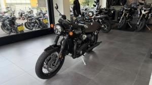 Watch video of Triumph BONNEVILLE BONNEVILLE T120 BLACK in Romford