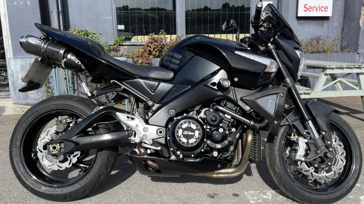 Here's a photo of the SUZUKI GSX1300 B-KING, currently available for sale