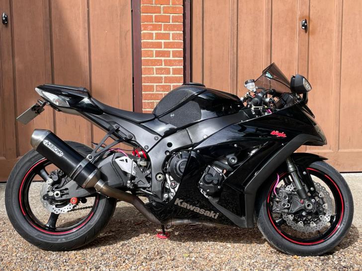 Here's a photo of the KAWASAKI NINJA ZX-10R, currently available for sale