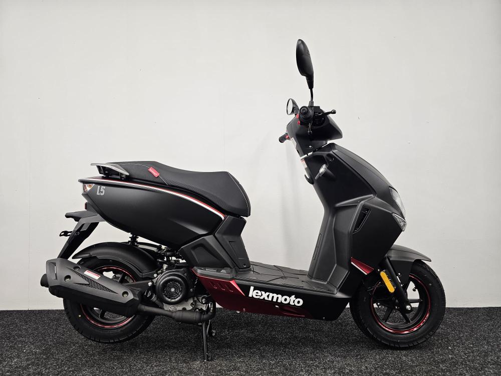 Main photo of this Used Lexmoto L5 E55 that's available to buy at KH Motorcycles - Sandiacre, located in Nottingham