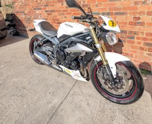 Used Triumph SPEED TRIPLE STREET TRIPLE 675 | Image 4