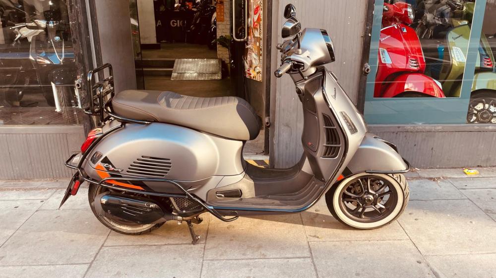 Main photo of this Used Vespa GTS 125 SUPER EURO 5+ that's available to buy at Scootech, located in London
