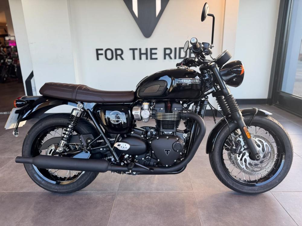 Main photo of this Ex Demo Triumph BONNEVILLE that's available to buy at Triumph East London, located in Romford