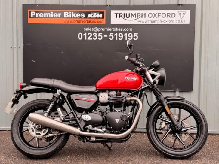 TRIUMPH STREET TWIN