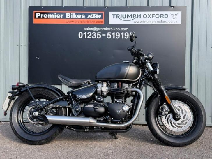 TRIUMPH BONNEVILLE BOBBER