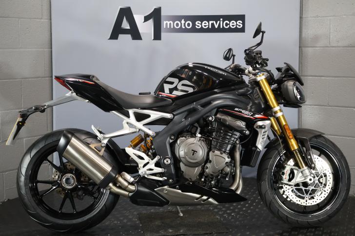 TRIUMPH SPEED TRIPLE 1200 RS